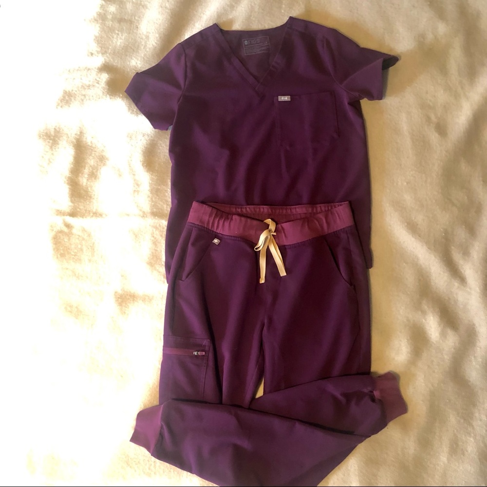 Figs Women’s Deep Purple - Catrina Top / Zamora Jogger size Medium Set